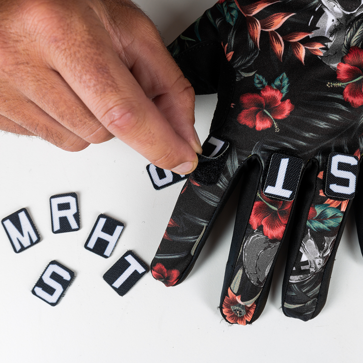 Freeline Knucklez Glove - Tropical Skull - XTREME Airsoft Superstore