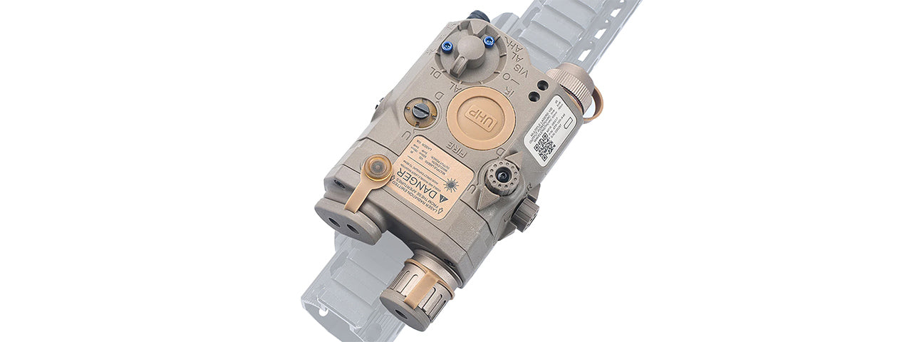 Atlas Custom Works PEQ15 LA5-C UHP Integrated Dual Color Laser w/ Flashlight - (Dark Earth)