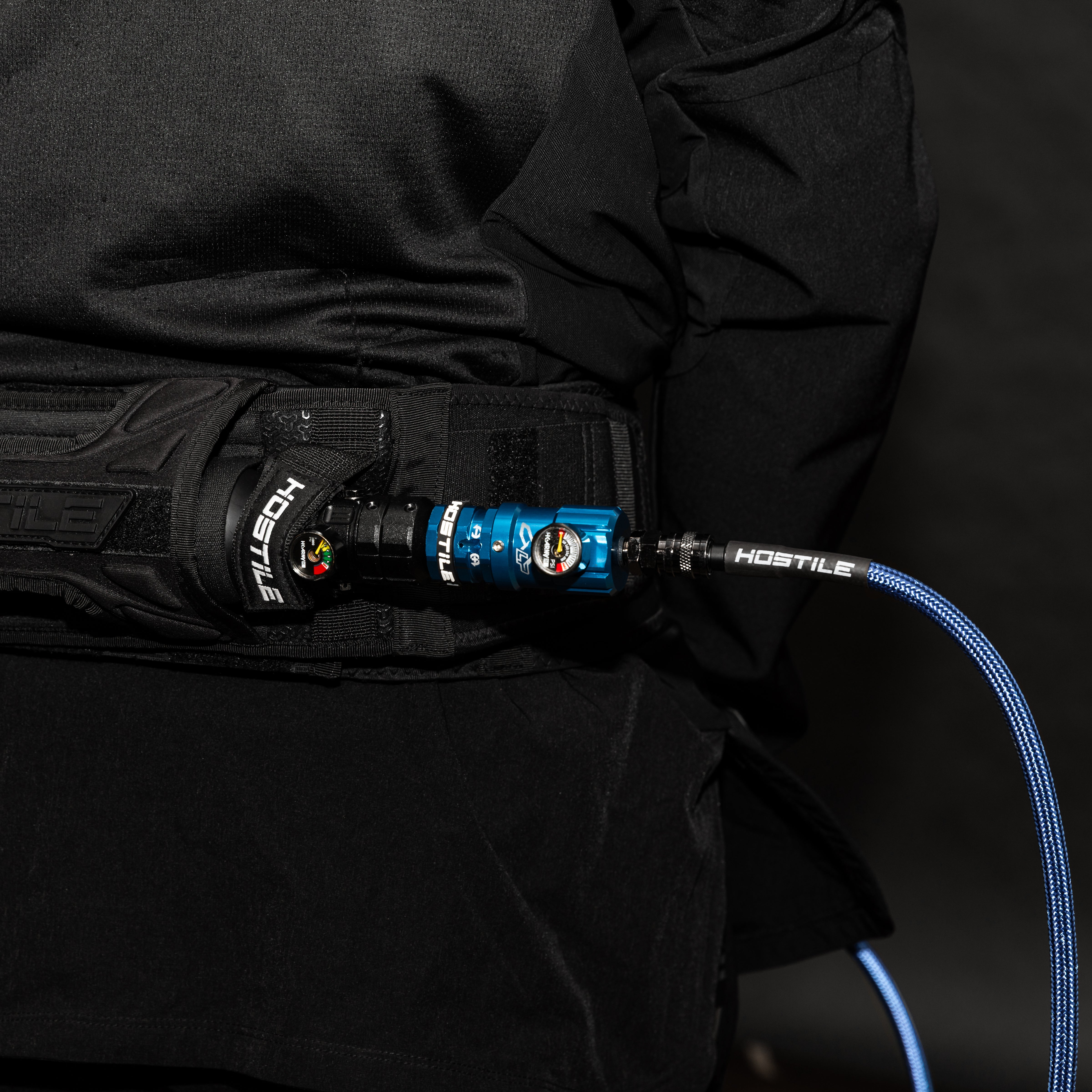 Hostile® XLP Regulator - Top Port Quick-Disconnect - Blue