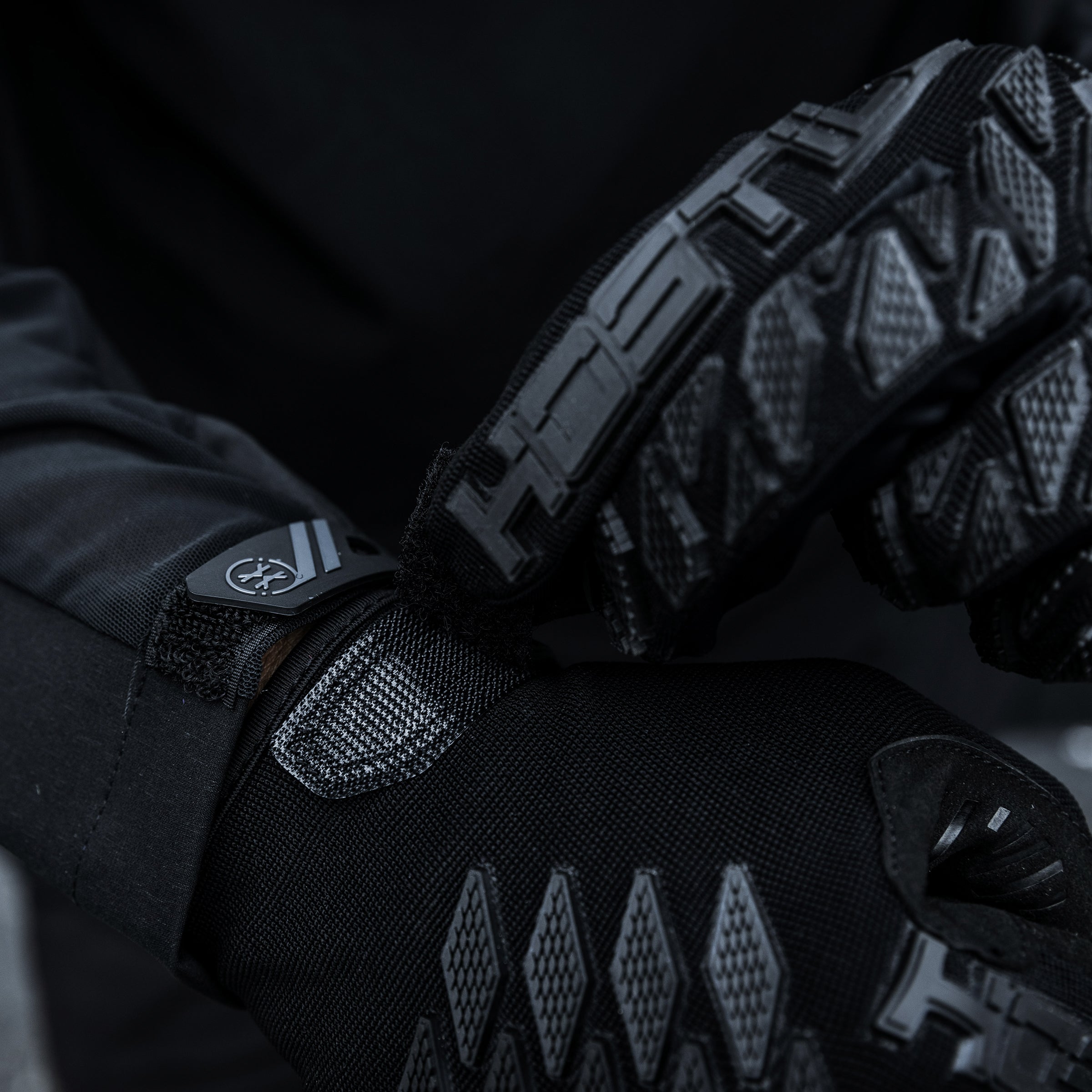 Hostile® Armored Glove - Shadow - XTREME Airsoft Superstore